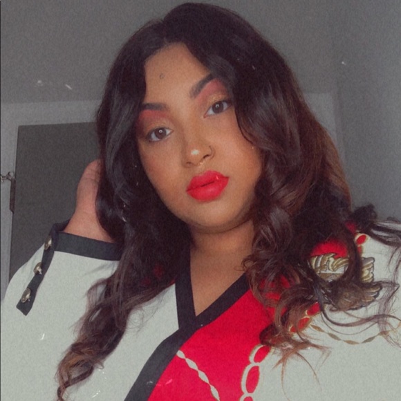 Meet your Posher, Deshondra - Picture 2 of 2